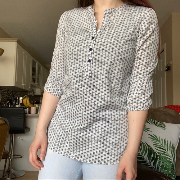 2 for 25 💗 Patterned Blouse with Buttons - Picture 3 of 5
